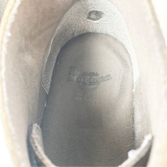 Dr. Martens Sussex Bear Track Chukka Boots size 9 main image 5